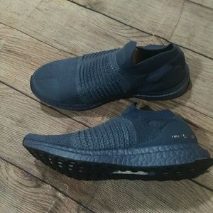 NIB UltraBOOST Laceless Blue Running Sneakers